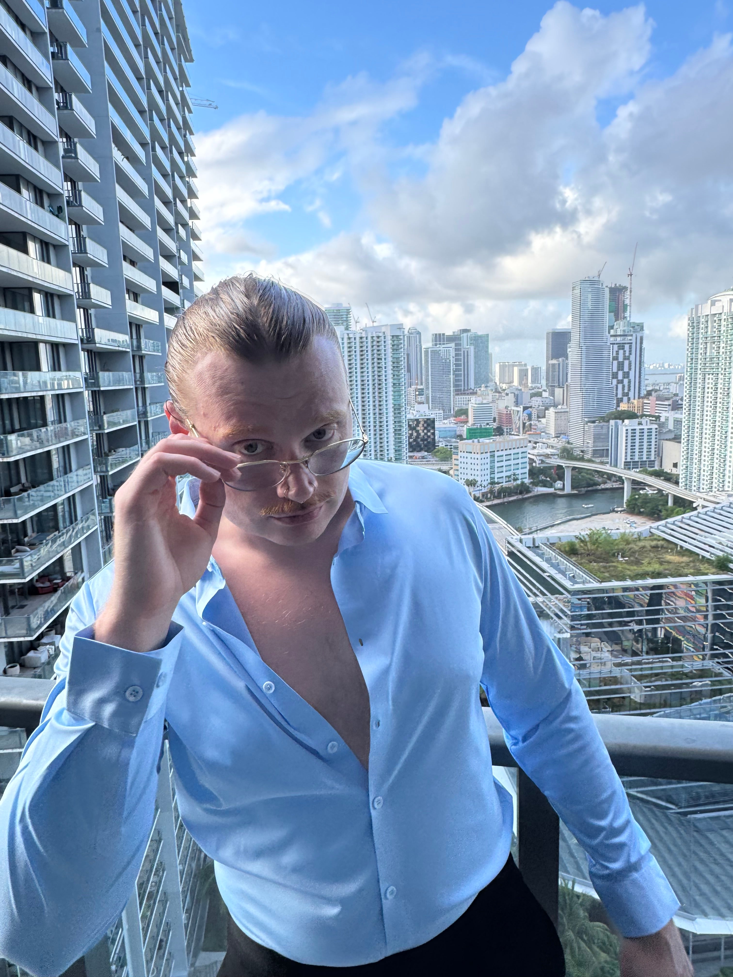 "Ciel" Light Blue Long Sleeve Performance Button Down
